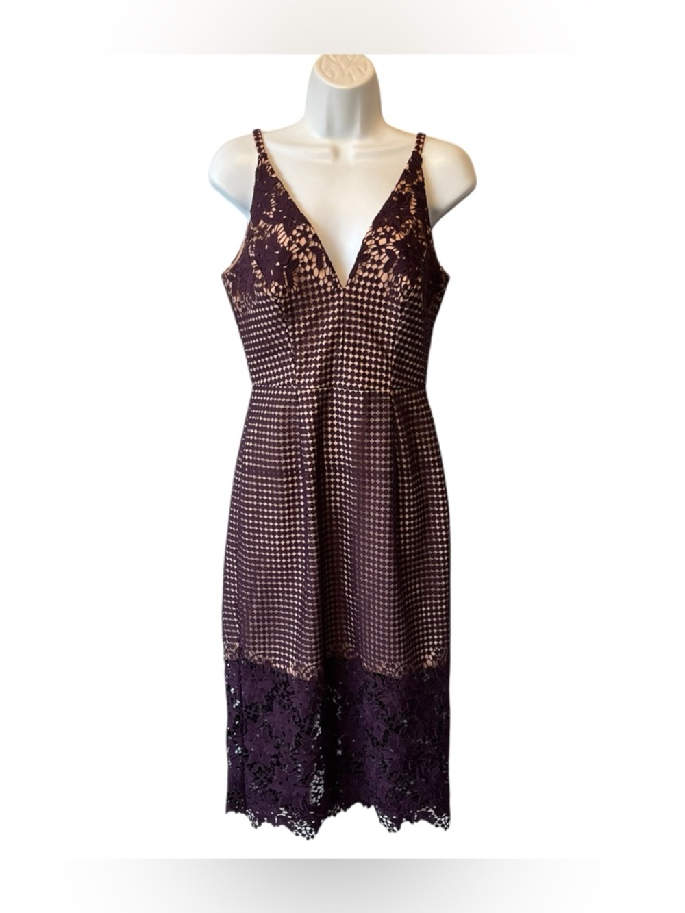 Dress The Population Purple lace cocktail dress S Tan lining Sleeveless V neck